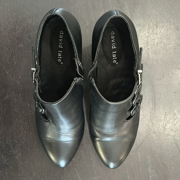 David Tate black leather booties 6.5 wide width - Picture 6 of 7